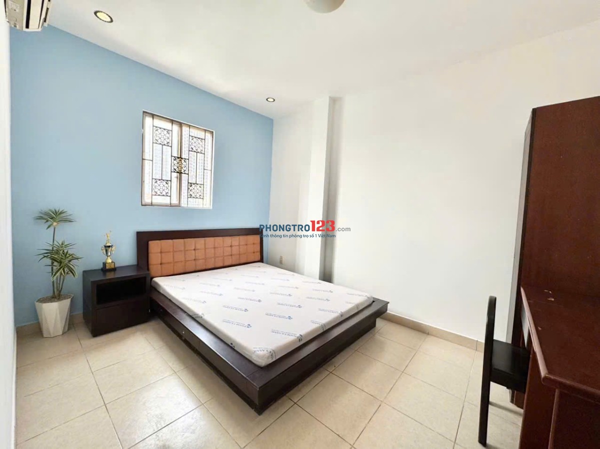 Ngay Phạm Văn Đồng, cầu vượt Linh Xuân, Phòng full nội thất, rộng rãi