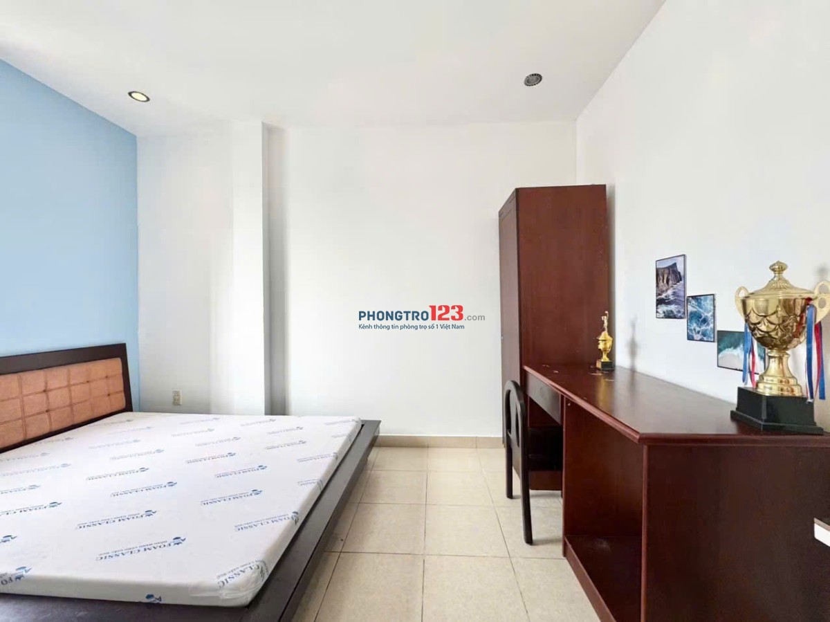 Ngay Phạm Văn Đồng, cầu vượt Linh Xuân, Phòng full nội thất, rộng rãi