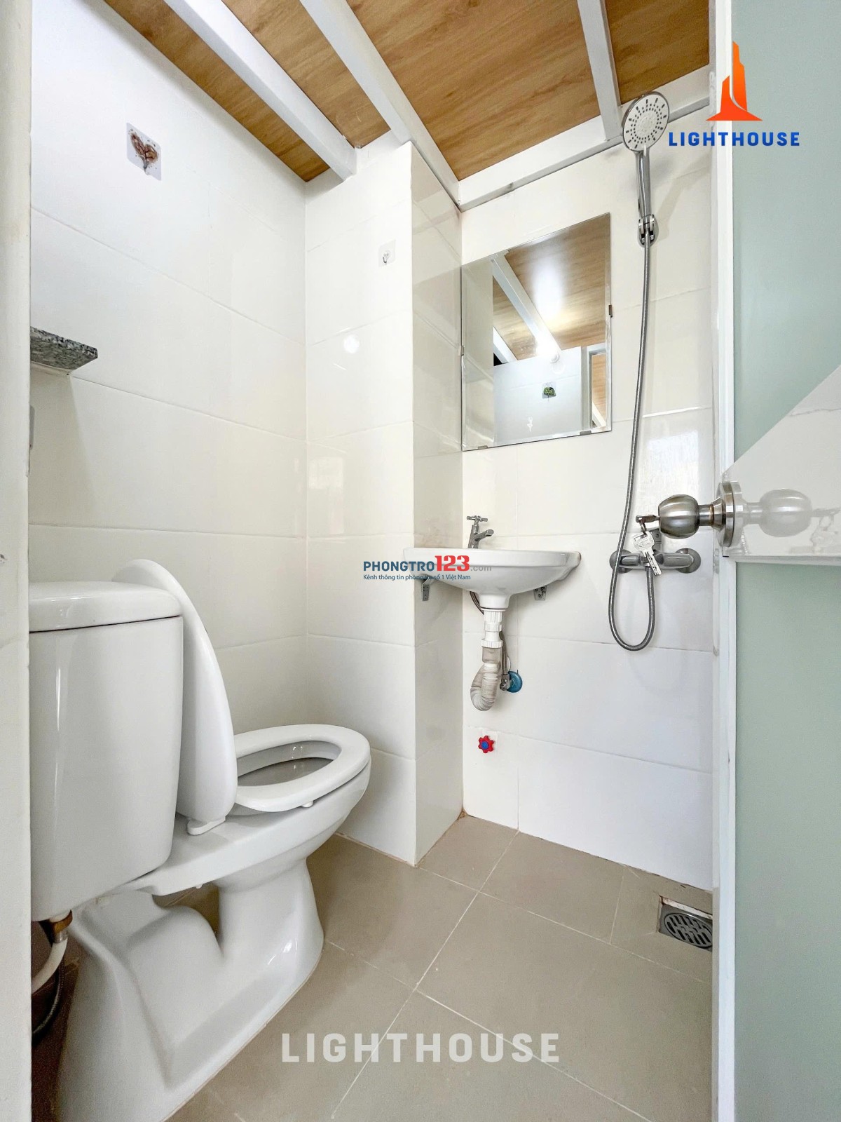 Cho thuê phòng gác cao rộng, ban công & cửa sổ - Trần Kế Xương, Phú Nhuận giáp Q1, Q3, Bình Thạnh
