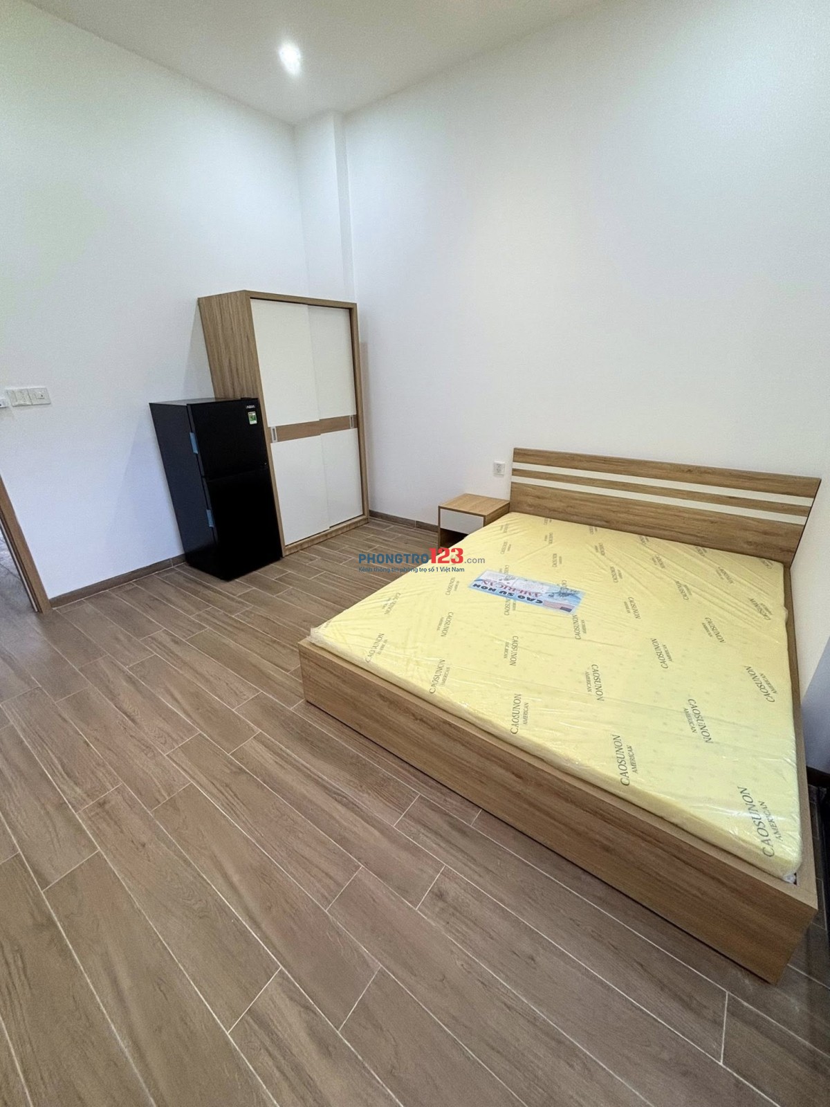 Cho thuê chdv Cát Lái đường gần citisoho, siêu rộng 25m2 Giá 4tr5 tách bếp, full nt vào ở được ngay