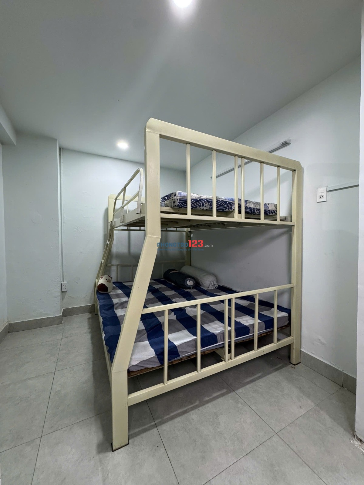 Cho thuê phòng trọ giá rẻ mặt tiền đường Phan Văn Hân, phường Gia Định TpHCM