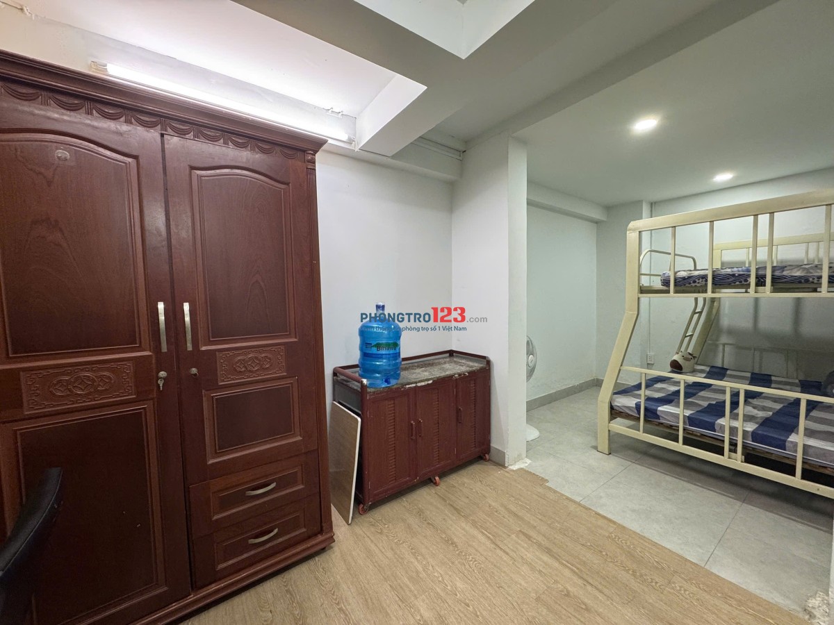 Cho thuê phòng trọ giá rẻ mặt tiền đường Phan Văn Hân, phường Gia Định TpHCM