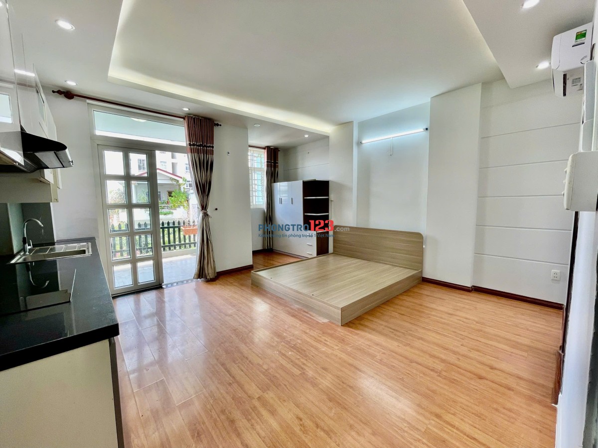 Khai trương phòng ban công lớn, full NT – Ung Văn Khiêm, Bình Thạnh gần HUTECH, UEF, FTU, UTH, UEF