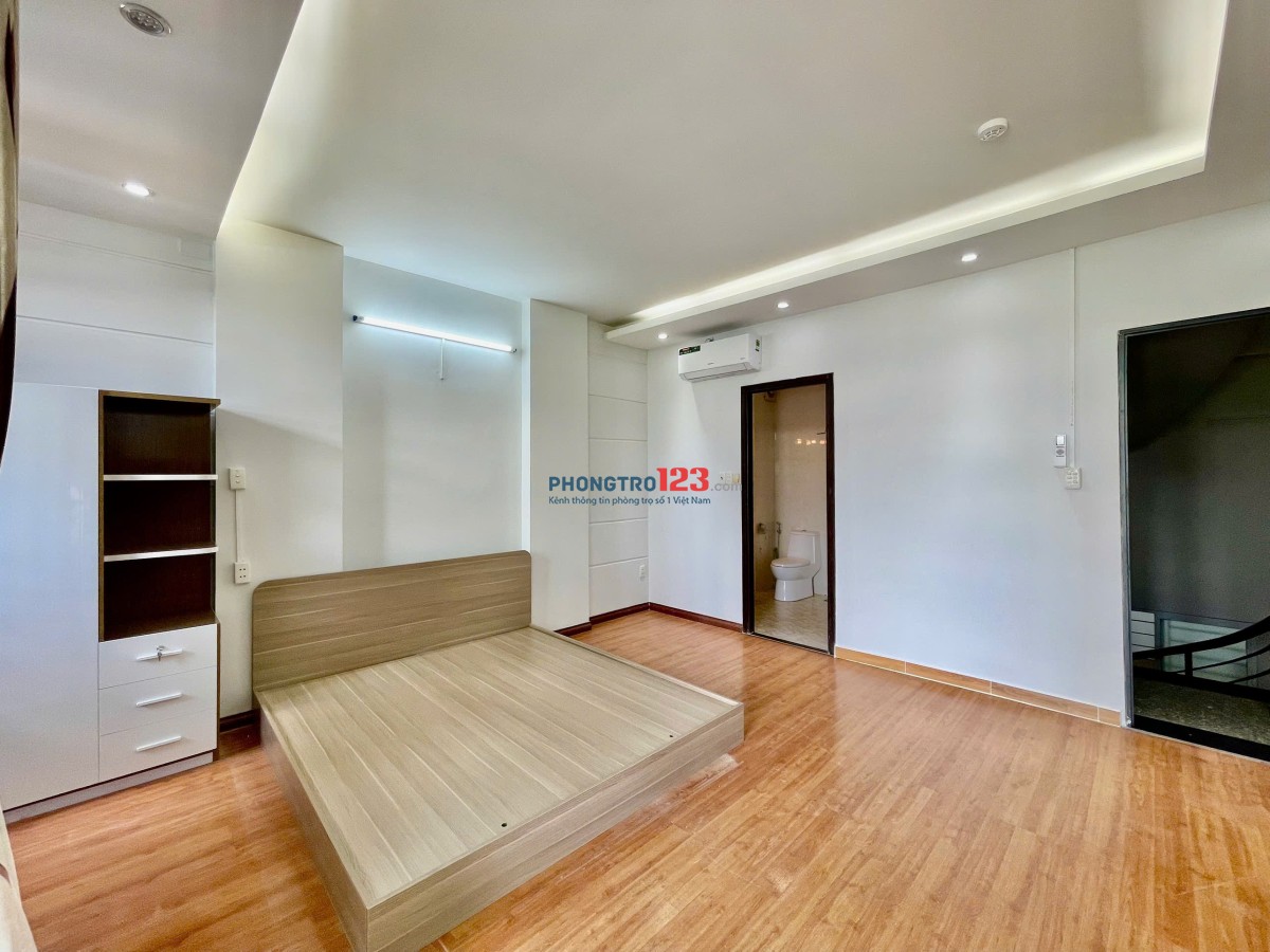 Khai trương phòng ban công lớn, full NT – Ung Văn Khiêm, Bình Thạnh gần HUTECH, UEF, FTU, UTH, UEF