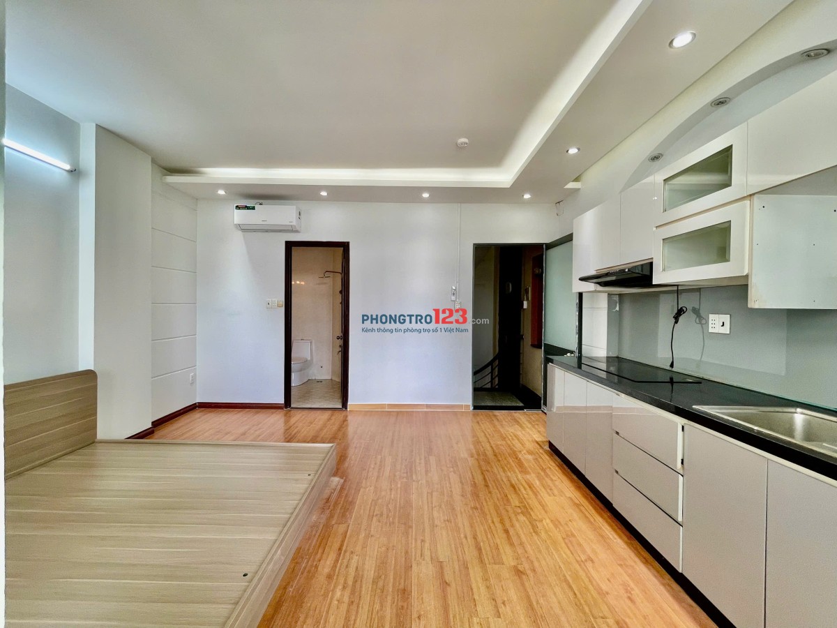 Khai trương phòng ban công lớn, full NT – Ung Văn Khiêm, Bình Thạnh gần HUTECH, UEF, FTU, UTH, UEF