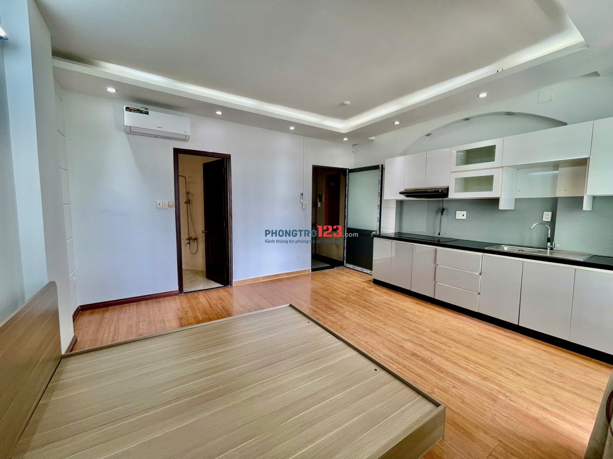 Khai trương phòng ban công lớn, full NT – Ung Văn Khiêm, Bình Thạnh gần HUTECH, UEF, FTU, UTH, UEF