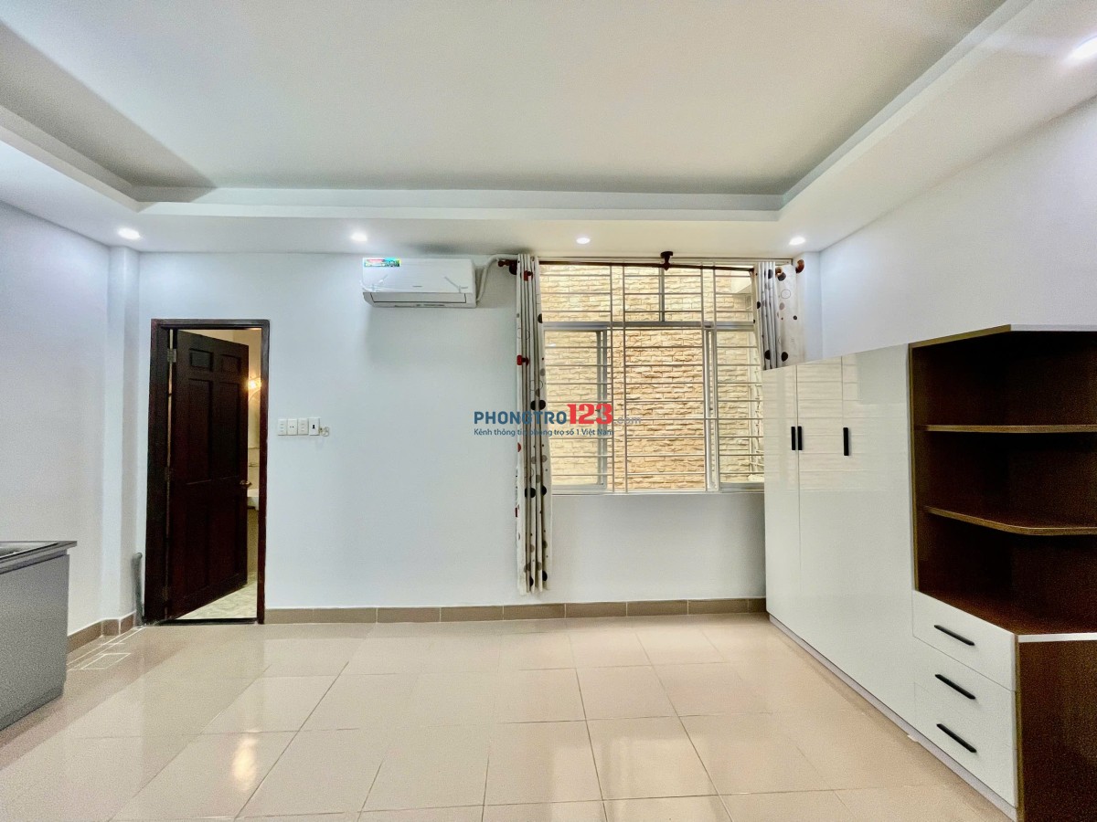 Khai trương phòng ban công lớn, full NT – Ung Văn Khiêm, Bình Thạnh gần HUTECH, UEF, FTU, UTH, UEF