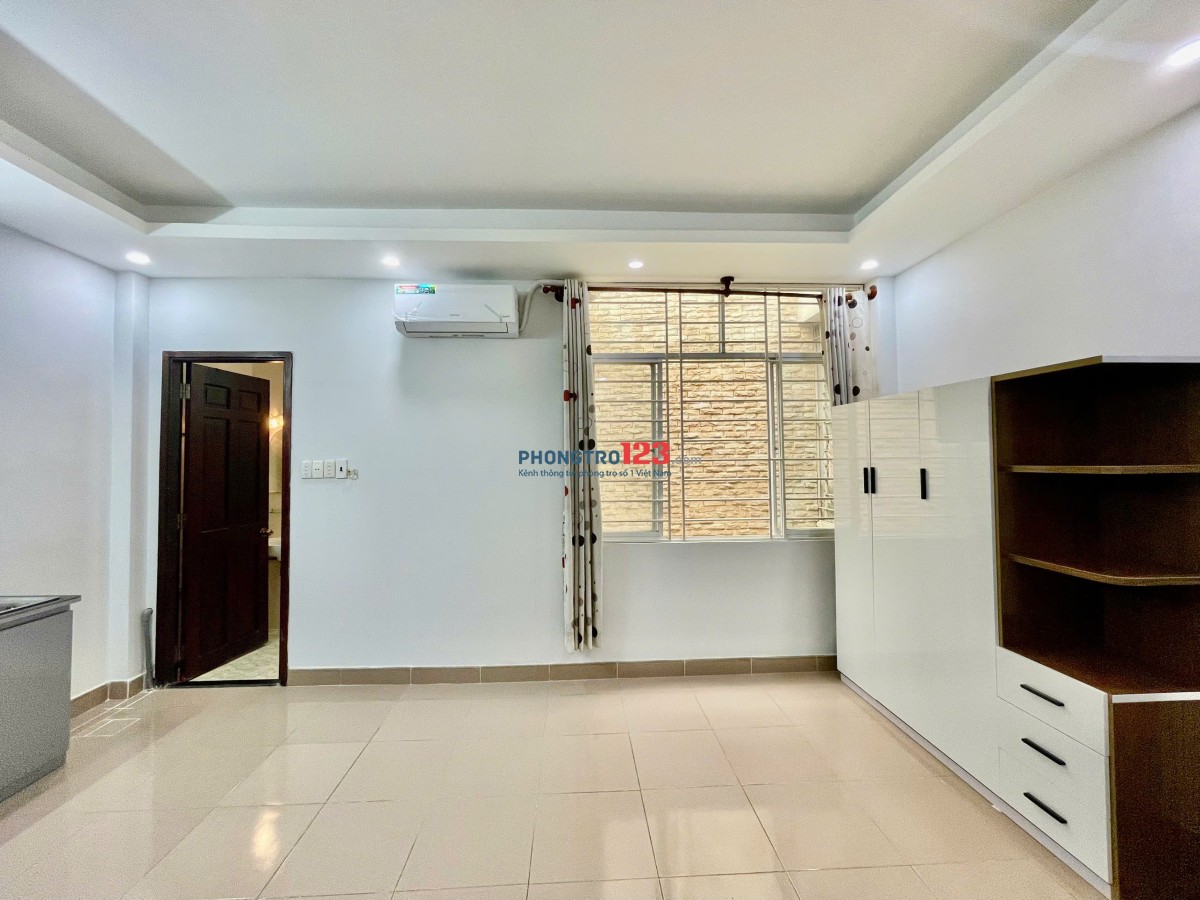 Khai trương phòng ban công lớn, full NT – Ung Văn Khiêm, Bình Thạnh gần HUTECH, UEF, FTU, UTH, UEF