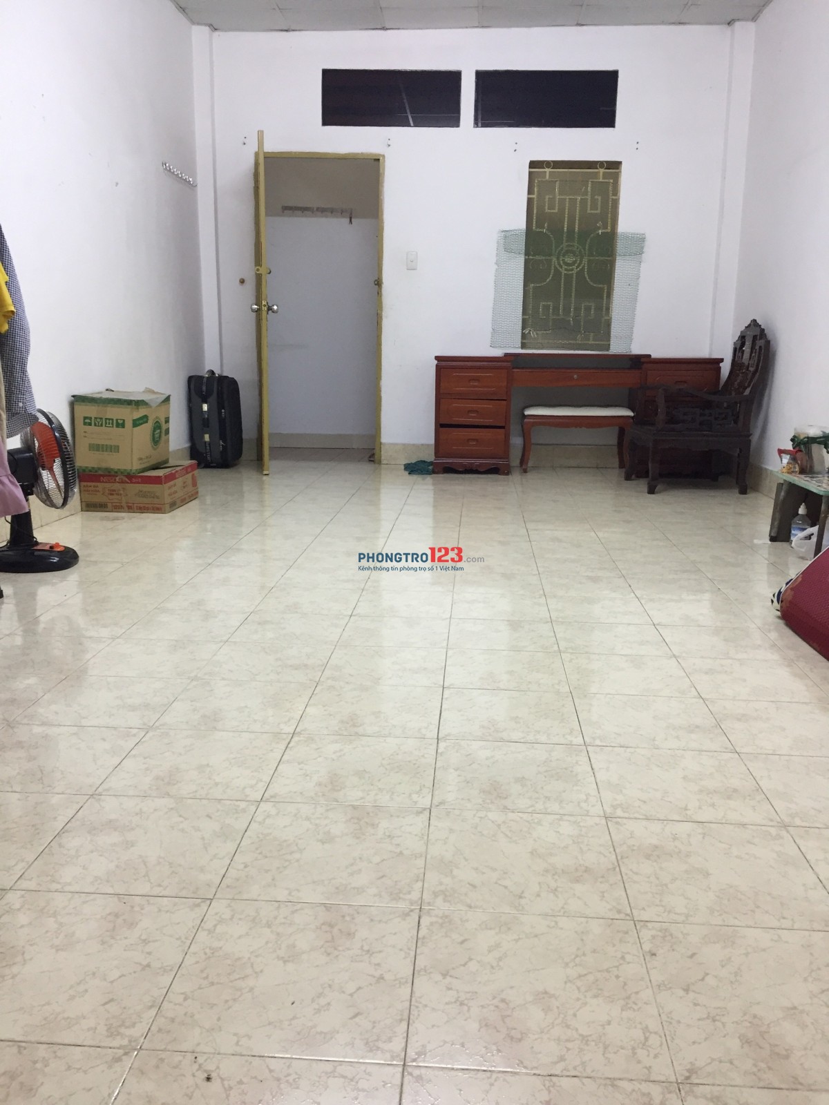 tìm 2 nữ ở ghép phòng 40m2 (lầu 2), cư xá Đô Thành, trung tâm quận 3, tp HCM.