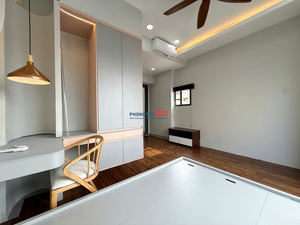 CĂN HỘ BAN CÔNG FULL NỘI THẤT - SÁT Q1 vs SÂN BAY, GẦN ĐH KINH TẾ, SƯ PHẠM, VĂN LANG, CÔNG NGHỆ...