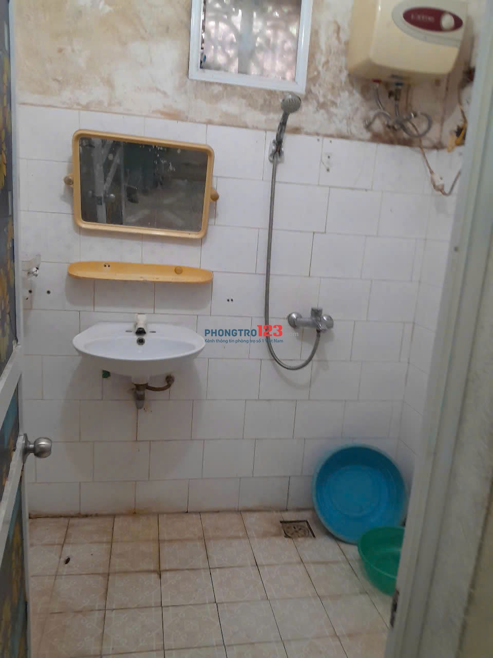 Cho thuê nhà cấp 4, có sân vườn, nhà kho, khu chăn nuôi
