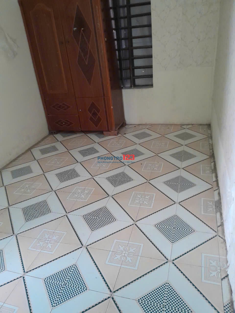 Cho thuê nhà cấp 4, có sân vườn, nhà kho, khu chăn nuôi