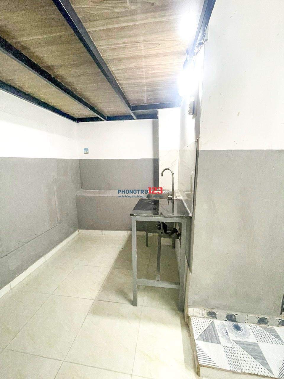 724/29 Nguyễn Kiệm, Phường 4, Quận Phú Nhuận, TP.HCM.