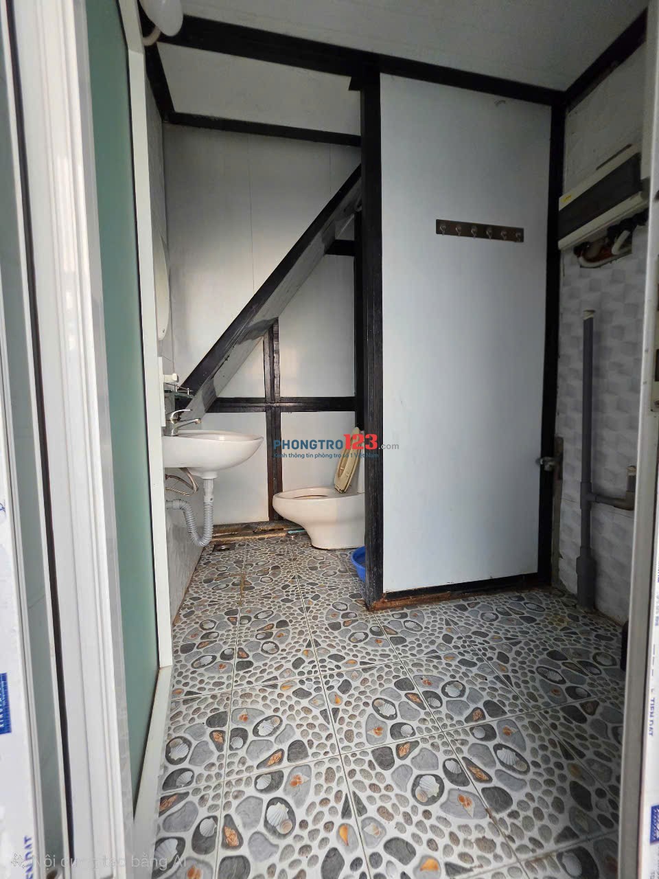 Cho Thuê Phòng Cửa Sổ Lớn 30m2 - Nhà Thang Máy - Hoàng Hoa Thám - Gần Chợ Bà chiểu