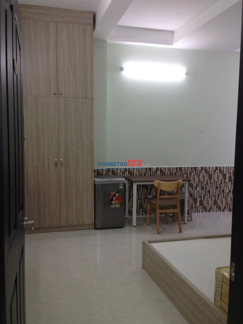 Chỉ 4,5 Triệu Phòng Full Nội Thất - Nhà Biệt Thự - Q.Bình Thạnh