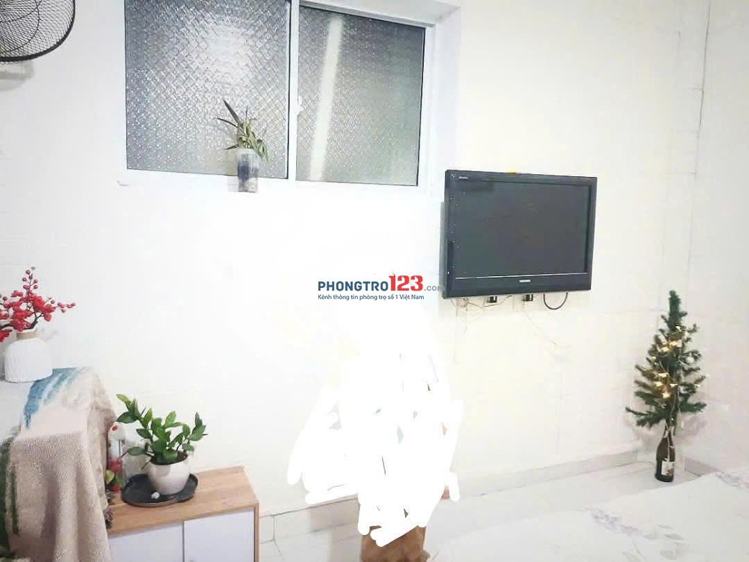 Mã B01 4tr5 phòng trệt 25m2 cửa sổ. Nội thất đầy đủ. Hẻm xe hơi lớn. Tòa nhà 118/xx Trần Quang Diệu