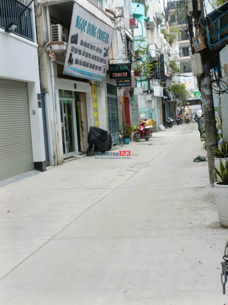 Mã B01 4tr5 phòng trệt 25m2 cửa sổ. Nội thất đầy đủ. Hẻm xe hơi lớn. Tòa nhà 118/xx Trần Quang Diệu