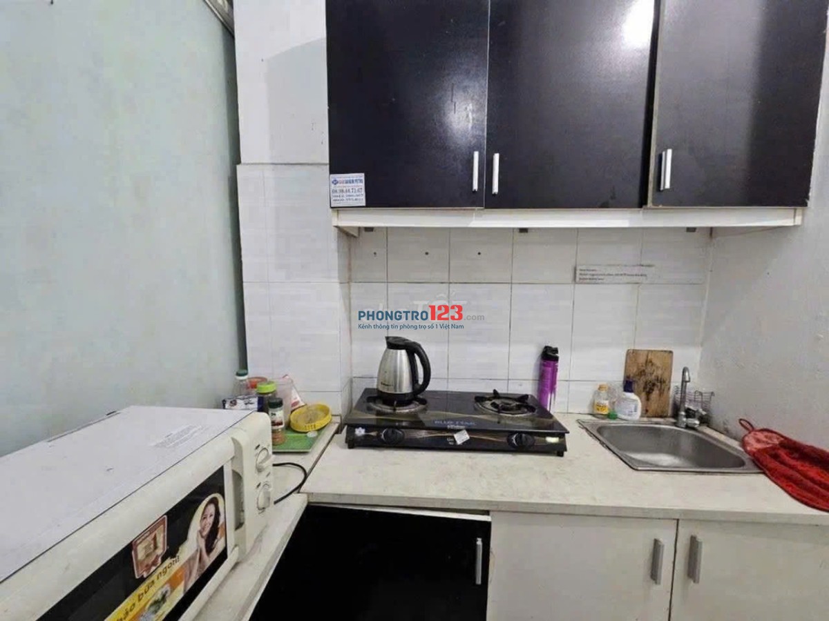 Mã B01 4tr5 phòng trệt 25m2 cửa sổ. Nội thất đầy đủ. Hẻm xe hơi lớn. Tòa nhà 118/xx Trần Quang Diệu