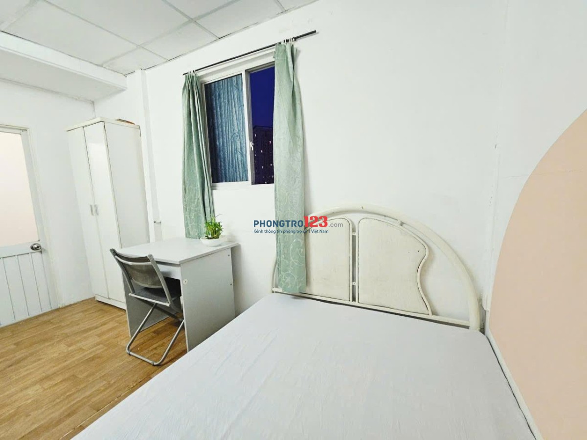 Mã A05 3tr8 phòng 15m² cửa sổ nắng trời. Đủ nội thất. Lầu 5. Hẻm xe hơi lớn. 118/xx Trần Quang Diệu