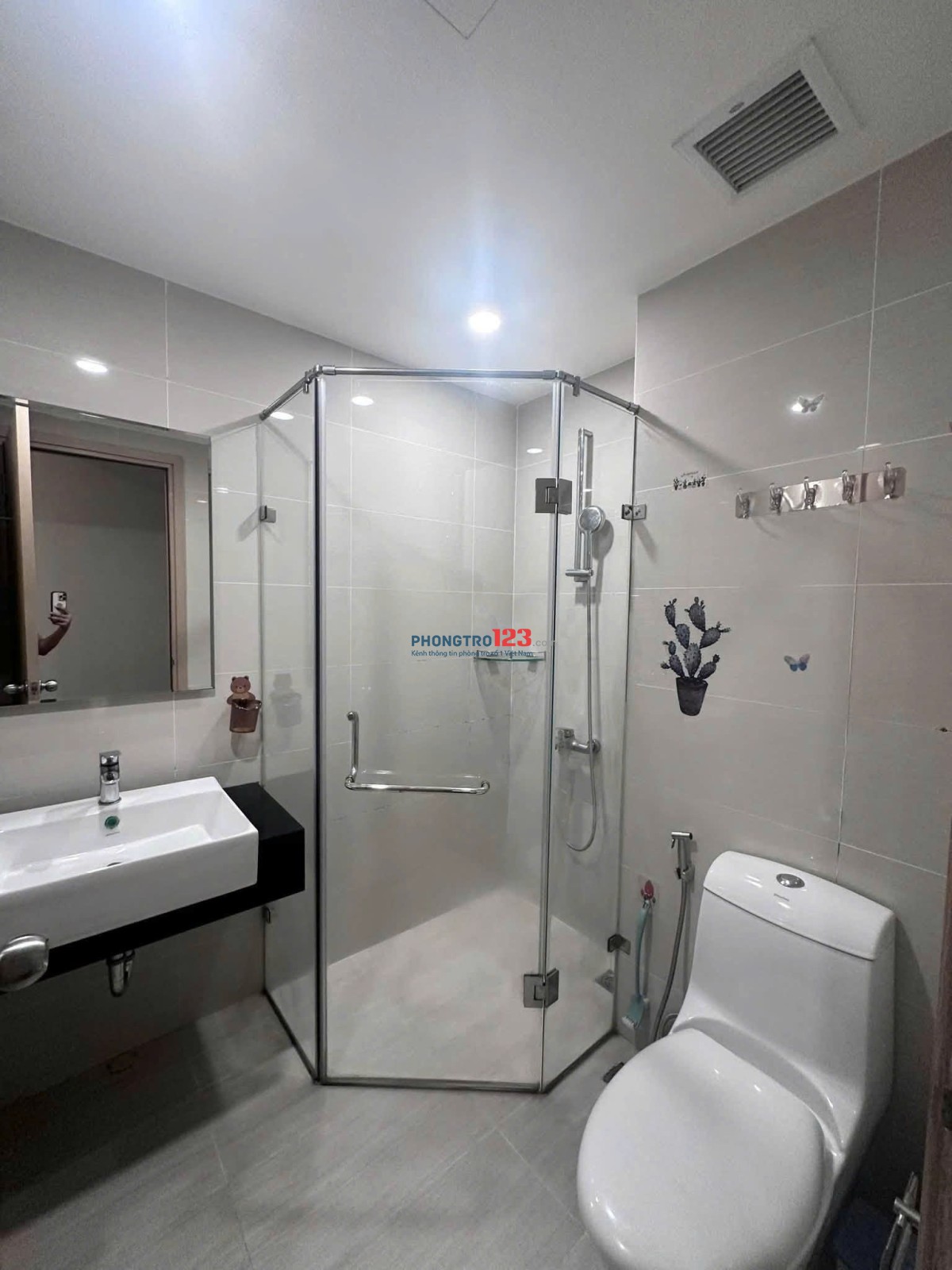 Chung Cư Sacomreal 2PN 84m2cho thuê giá 10,5tr/th đối diện UBND quận Tân Phú cũ.