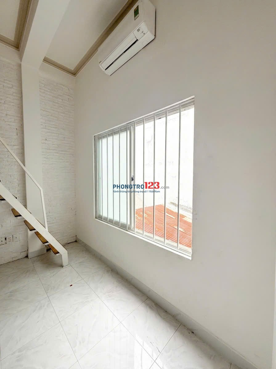 Phòng Duplex cửa sổ lớn thoáng mát, trung tâm Phú Nhuận giáp Quận 1