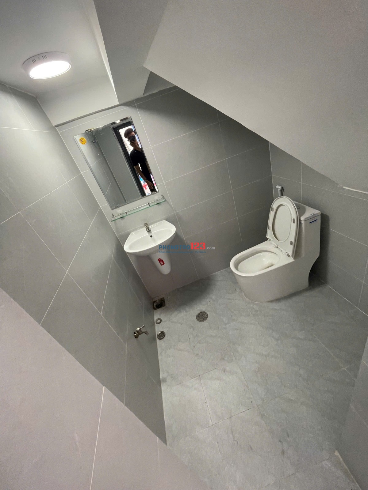Mặt bằng giá 16 triệu ngay Lạc Long Quân, còn thương lượng. 