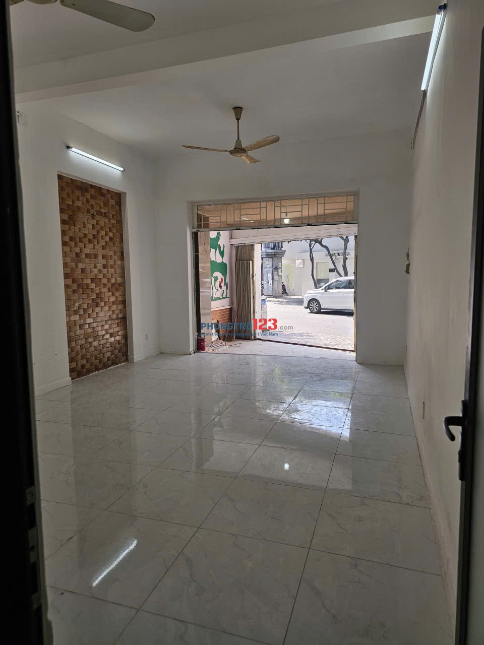 Có mặt bằng 11 triệu ở Phú Nhuận, vị trí khá ngon để mở cửa hàng. 08 Đào Duy Anh, Phú Nhuận