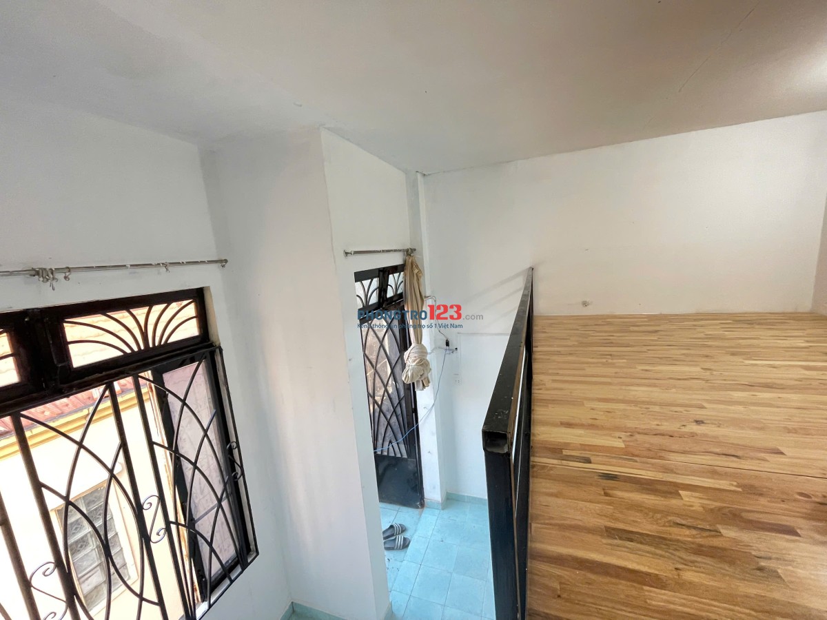 Duplex - Ban Công giá rẻ giáp Q10 - Chỉ 3.8 triệu