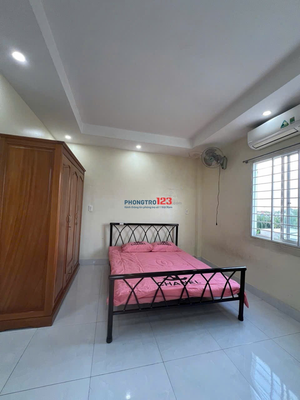 cho thuê chdv phòng bancony toilet riêng Lê Văn Lương, giá 3.5