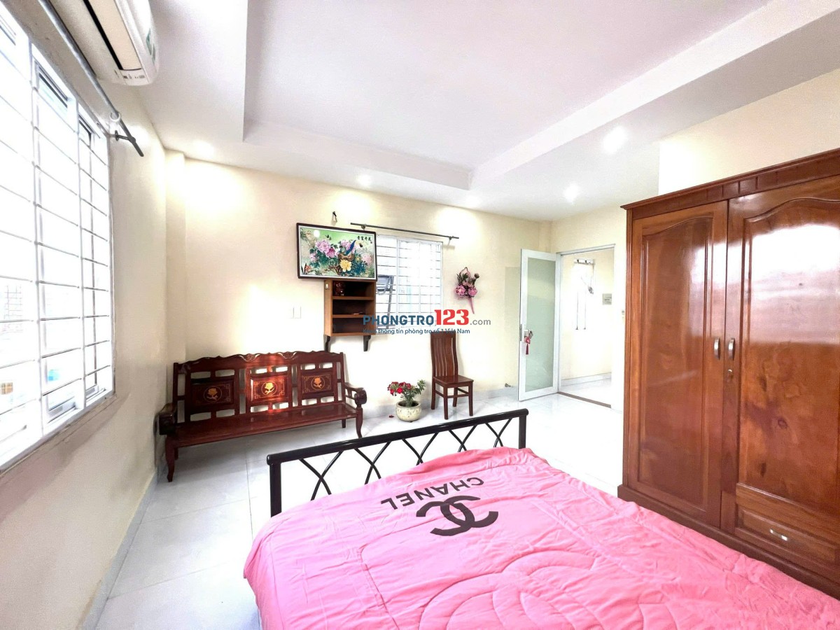 cho thuê chdv phòng bancony toilet riêng Lê Văn Lương, giá 3.5