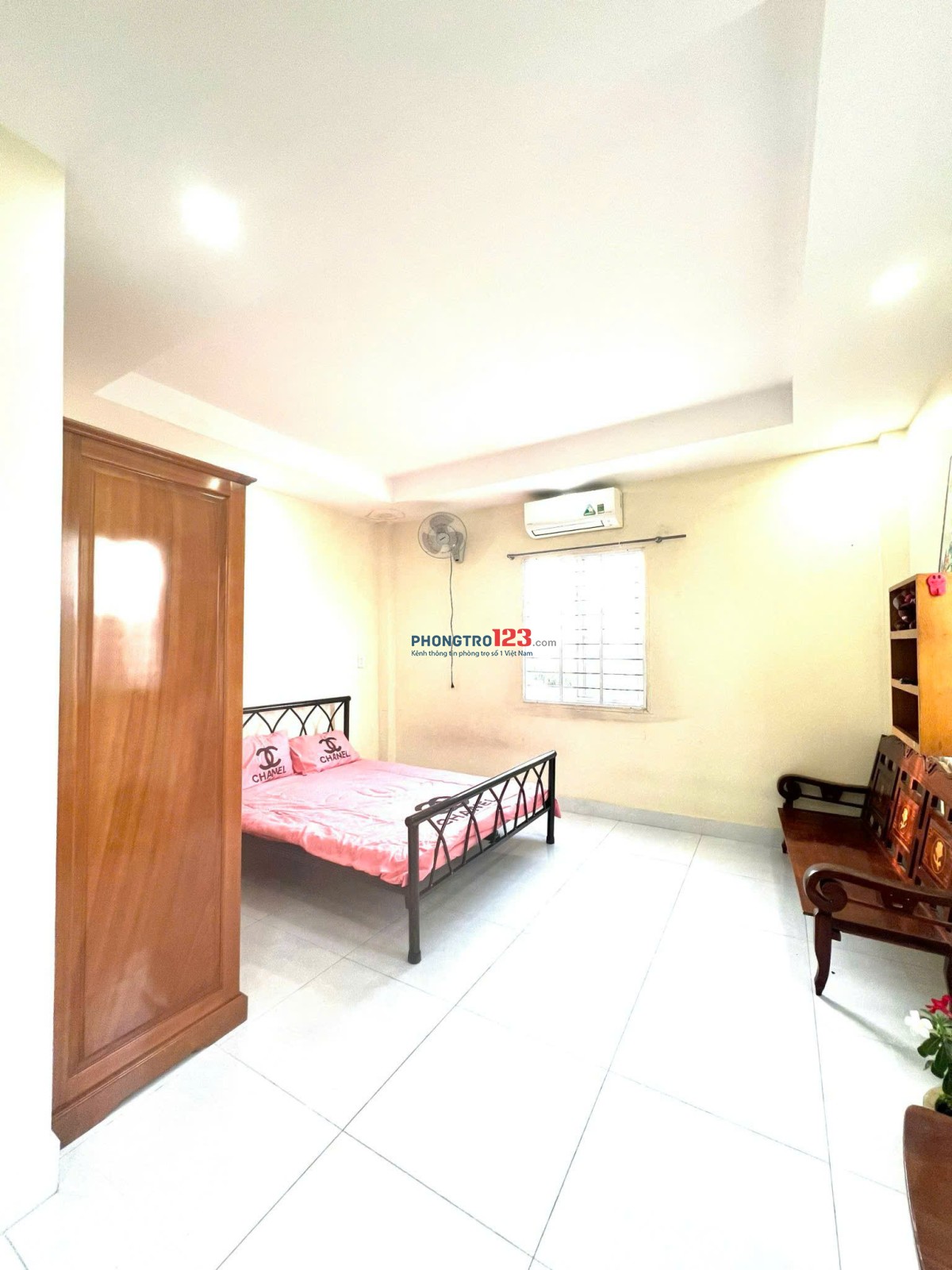 cho thuê chdv phòng bancony toilet riêng Lê Văn Lương, giá 3.5