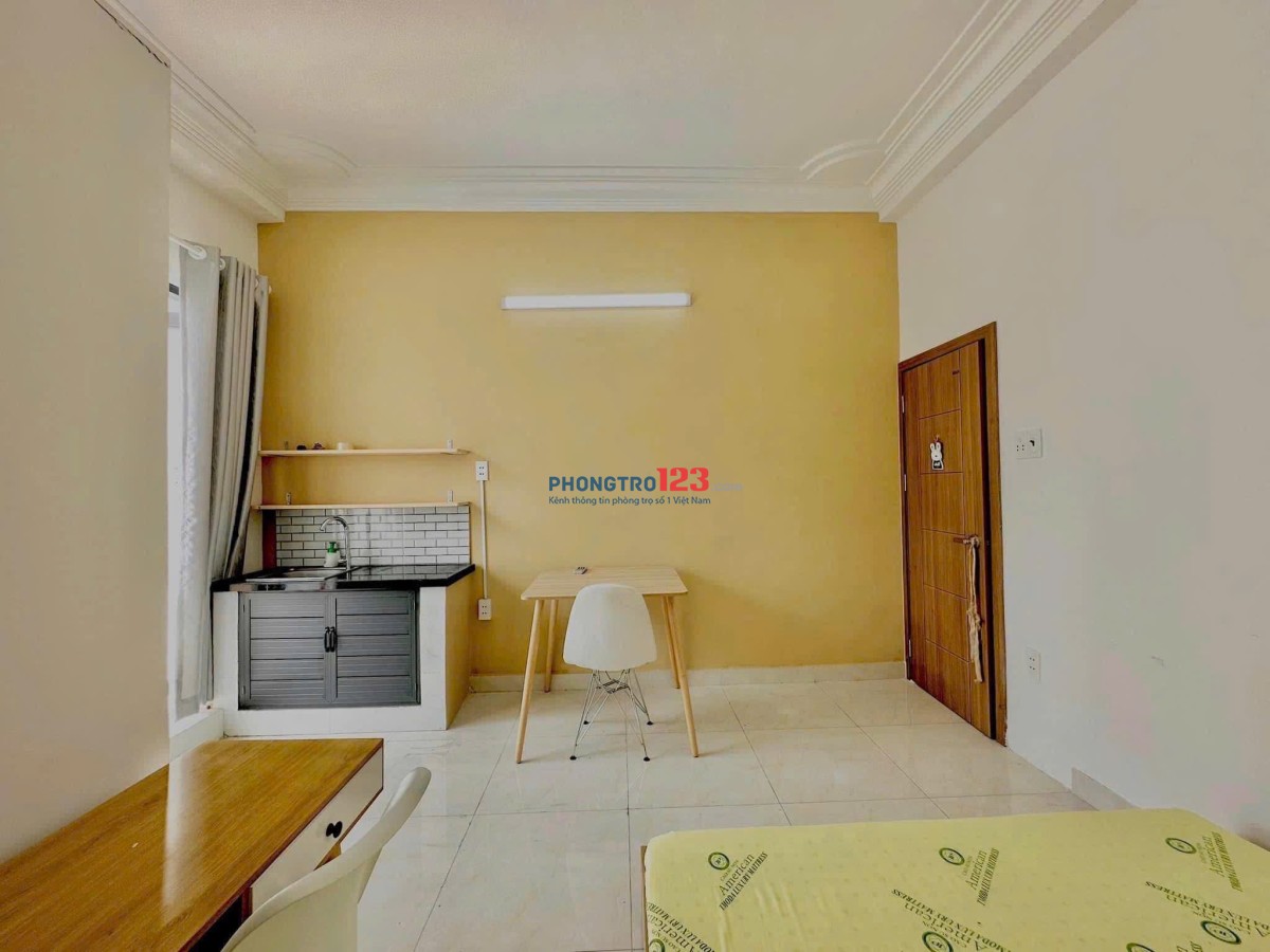 Cho Thuê phòng ban công, rộng 50m2_Bình Thạnh gần Học Viện Cán Bộ, UEF, Ngoại Thương Full nội thất