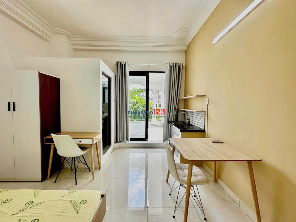 Cho Thuê phòng ban công, rộng 50m2_Bình Thạnh gần Học Viện Cán Bộ, UEF, Ngoại Thương Full nội thất