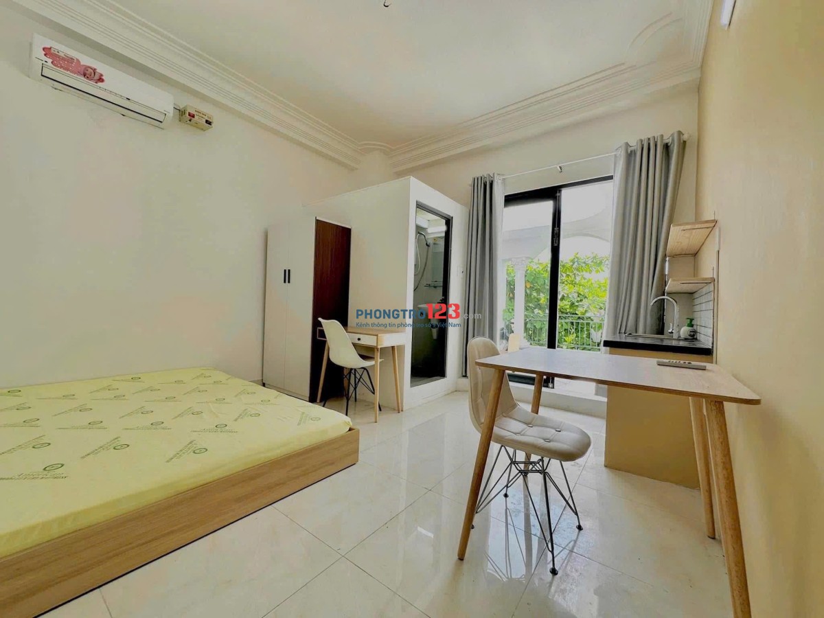 Cho Thuê phòng ban công, rộng 50m2_Bình Thạnh gần Học Viện Cán Bộ, UEF, Ngoại Thương Full nội thất