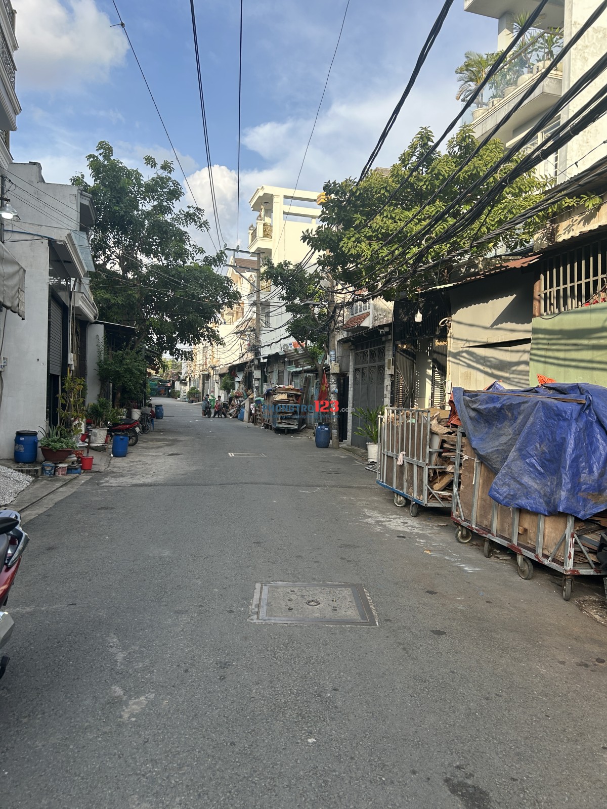 Cho thuê nhà nát 4m x 22m gác lửng