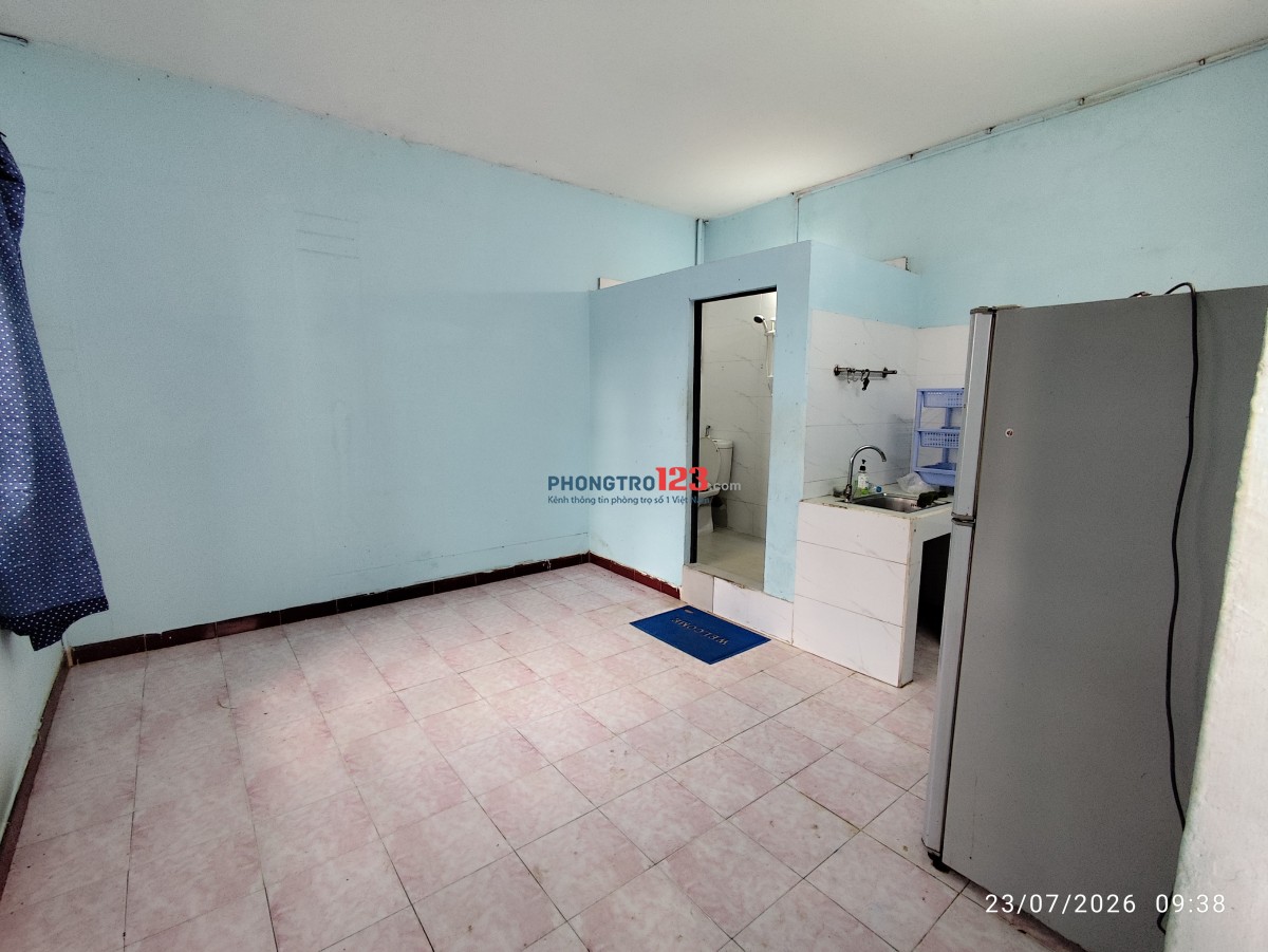 Phòng ban công 1PN + 1PK bếp Lê Văn Sỹ - Phú Nhuận 40m2
