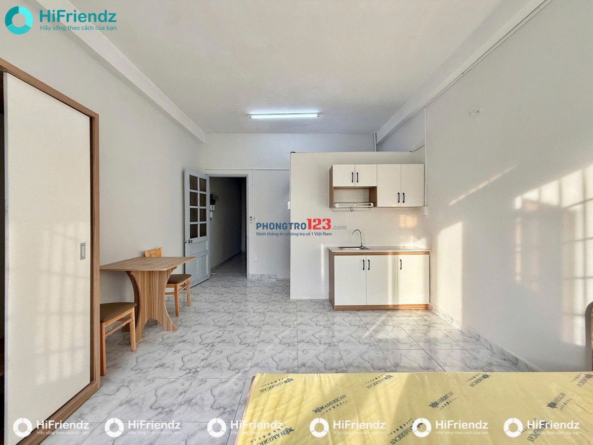 Phòng Ban Công - FULL NT - EWTON - Cộng Hòa - giá chỉ 5 triệu