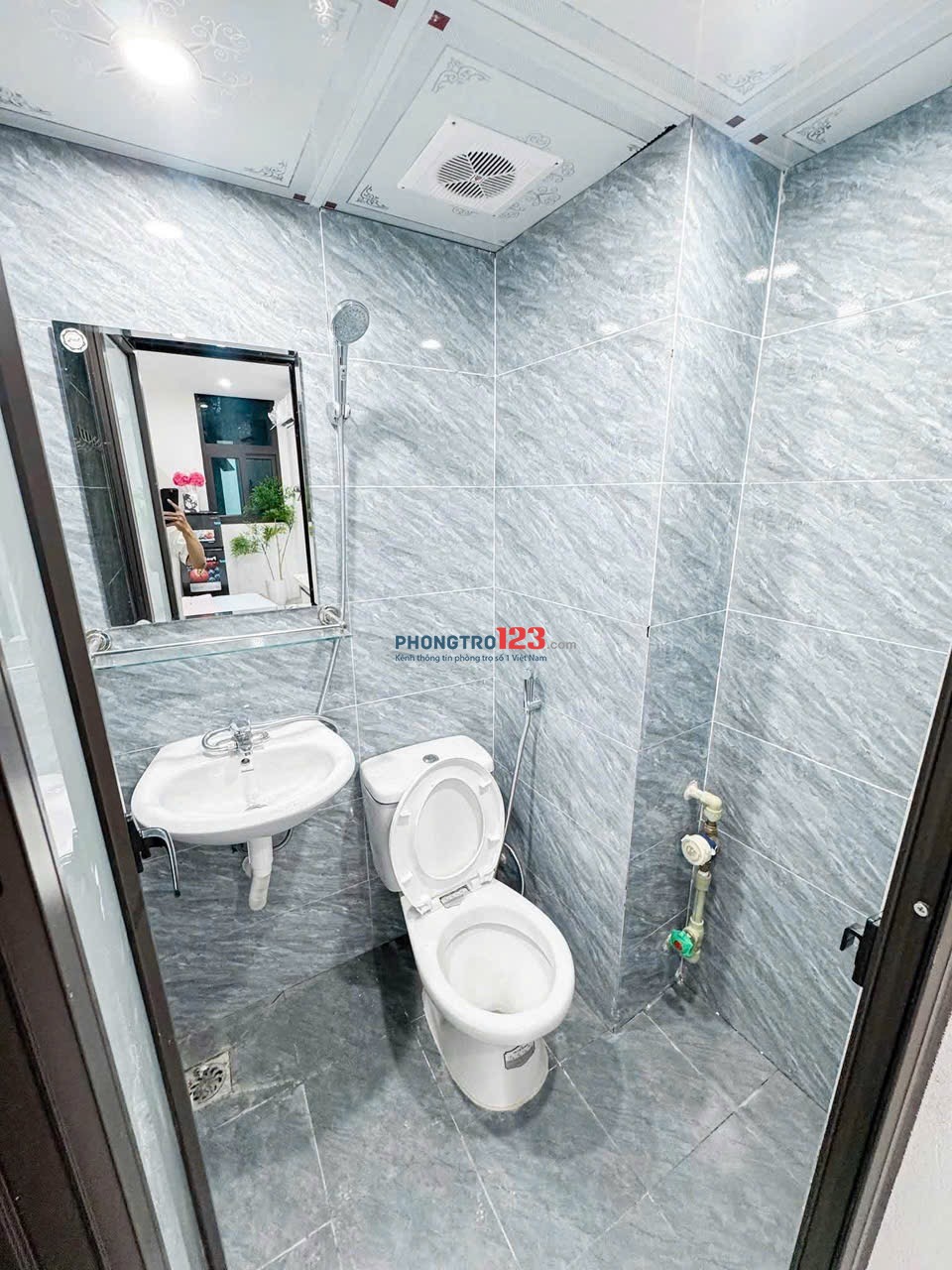 Giá 3tr9Nội Thất: Giường, tủ, điều hoà, nóng lạnh, tủ lạnh, cửa sổ, ban công, rèm cửa, tủ bếp bàn b