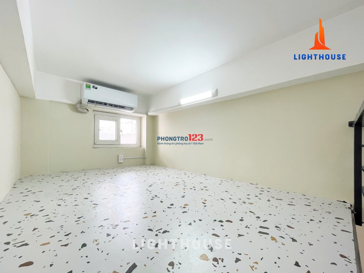 Phòng có gác chính chủ ban công ngay ĐH GTVT- Hutech