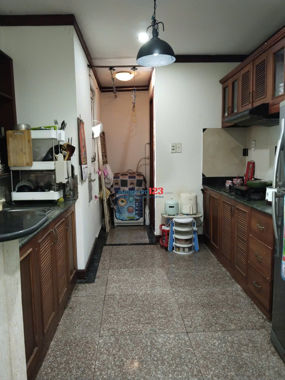Cho thuê 1 phòng trong căn hộ 2 PN chung cư HAGL 2