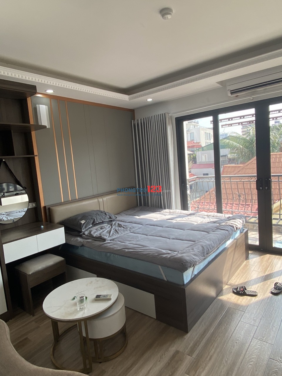 Cho thuê Căn chung cư mini Full đồ cực xịn. Ban công View mặt hồ tại 193 Trích Sài. Chỉ 6.5tr