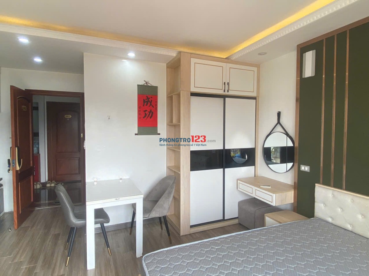 Cho thuê Căn hộ full đồ tại Ngõ 193 Trích Sài. Ban công View hồ cực thoáng. Chỉ 6.5tr