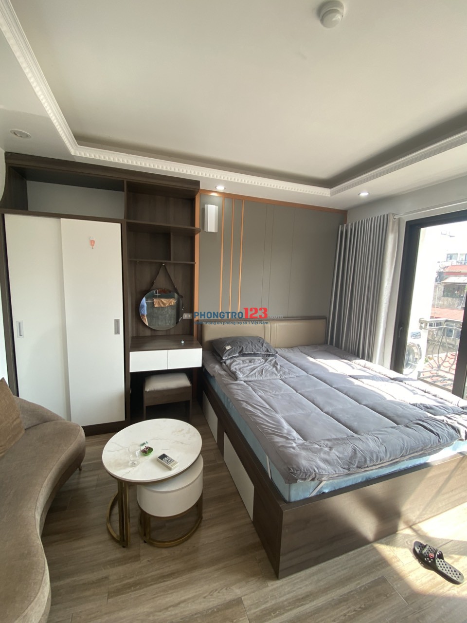 Cho thuê Căn chung cư mini Full đồ cực xịn. Ban công View mặt hồ tại 193 Trích Sài. Chỉ 6.5tr