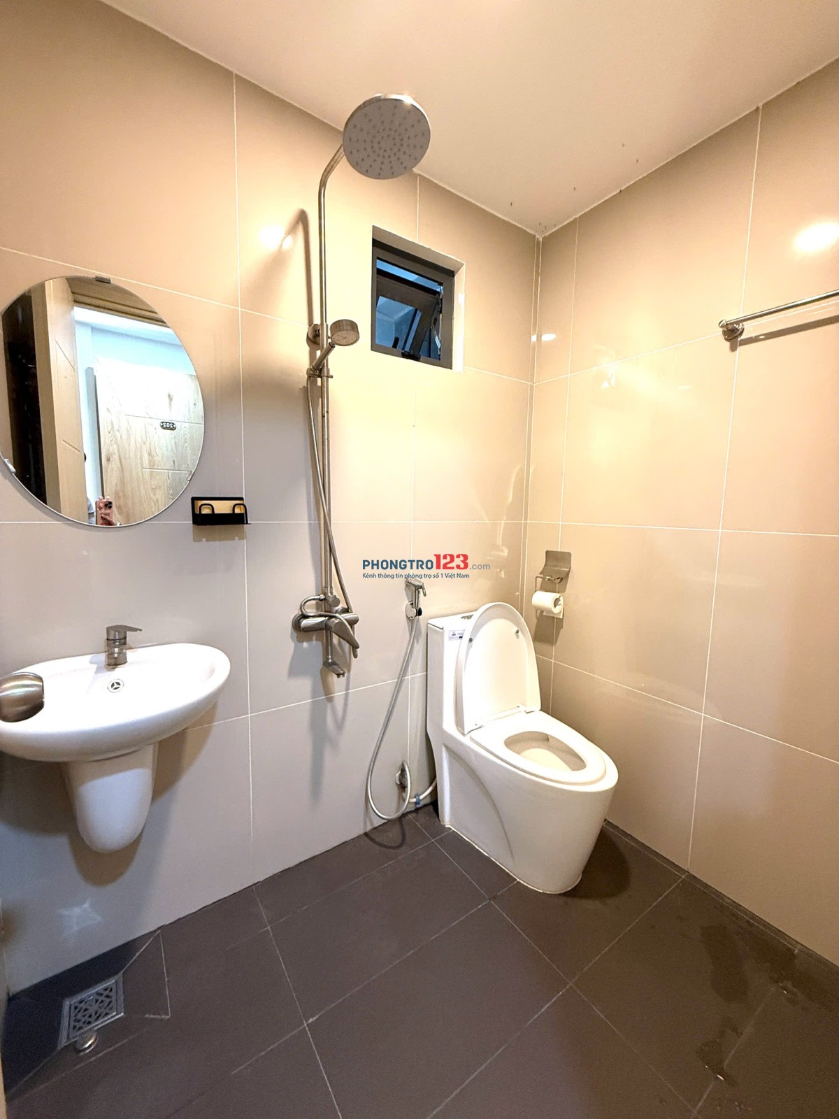 Căn Hộ Cửa Sổ Gần Đại Học Bách Khoa & Vạn Hạnh Mall Máy Giặt Riêng Trung Tâm Quận 10 Giáp Quận 1