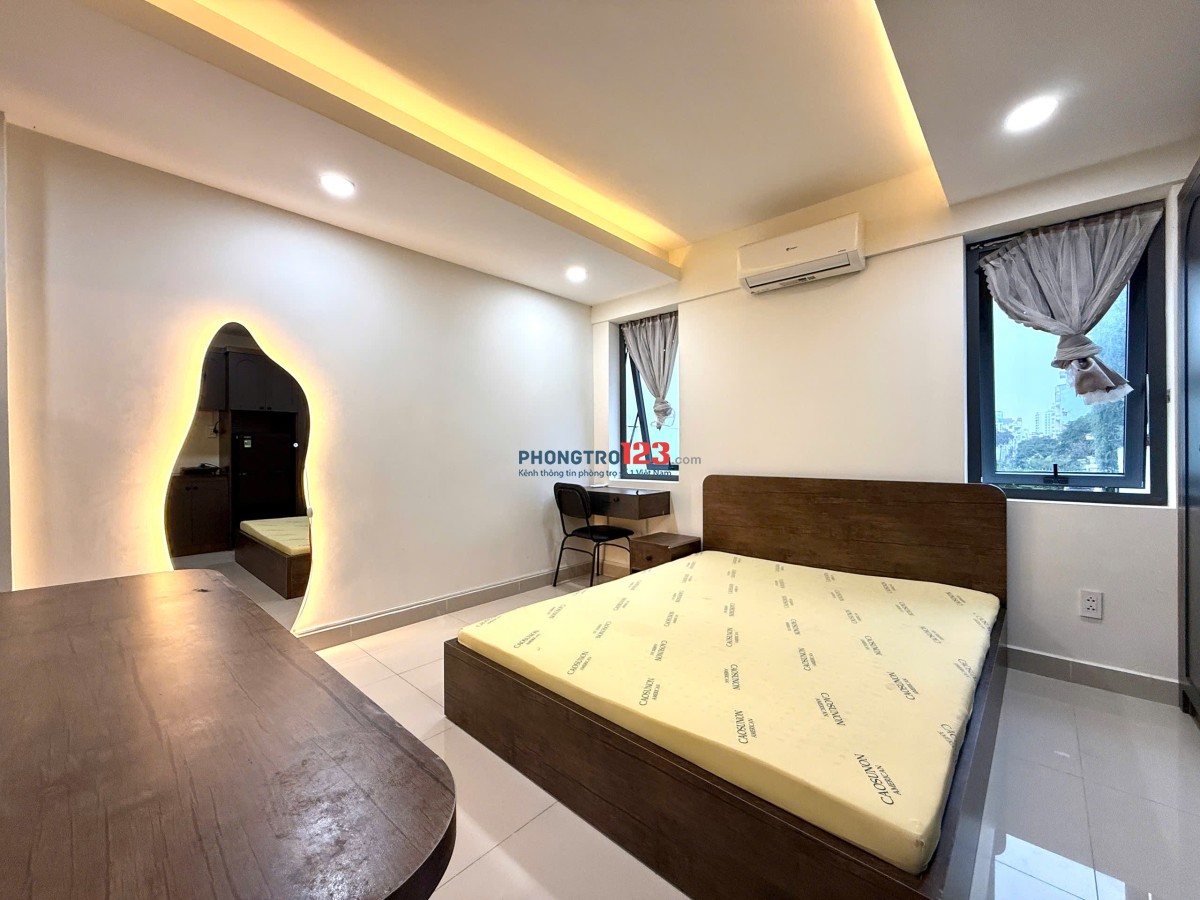 Căn Hộ Cửa Sổ Gần Đại Học Bách Khoa & Vạn Hạnh Mall Máy Giặt Riêng Trung Tâm Quận 10 Giáp Quận 1