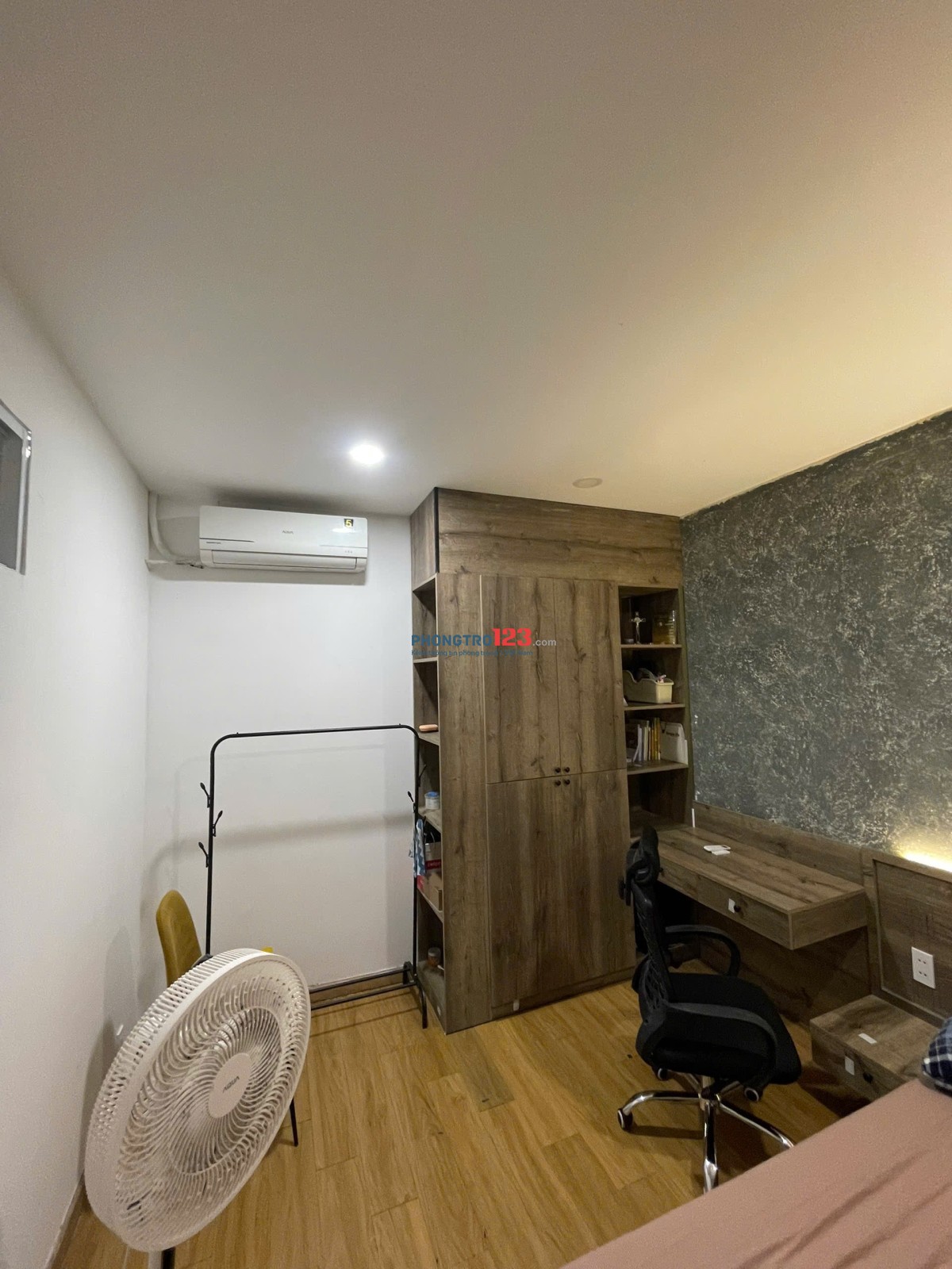 Cho thuê căn hộ Full nội thất cửa sổ 1PN