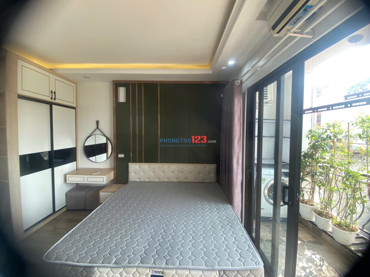 Cho thuê Căn hộ full đồ tại Ngõ 193 Trích Sài. Ban công View hồ cực thoáng. Chỉ 6.5tr