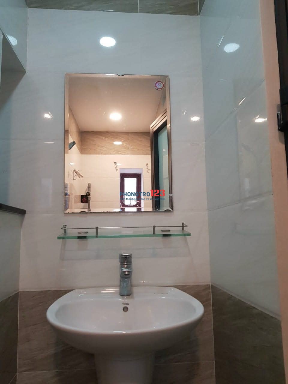 PHÒNG SẠCH, THOÁNG CÓ BẾP LỚN, CỬA SỔ LỚN Ở TẦNG LỬNG - P5, Q8