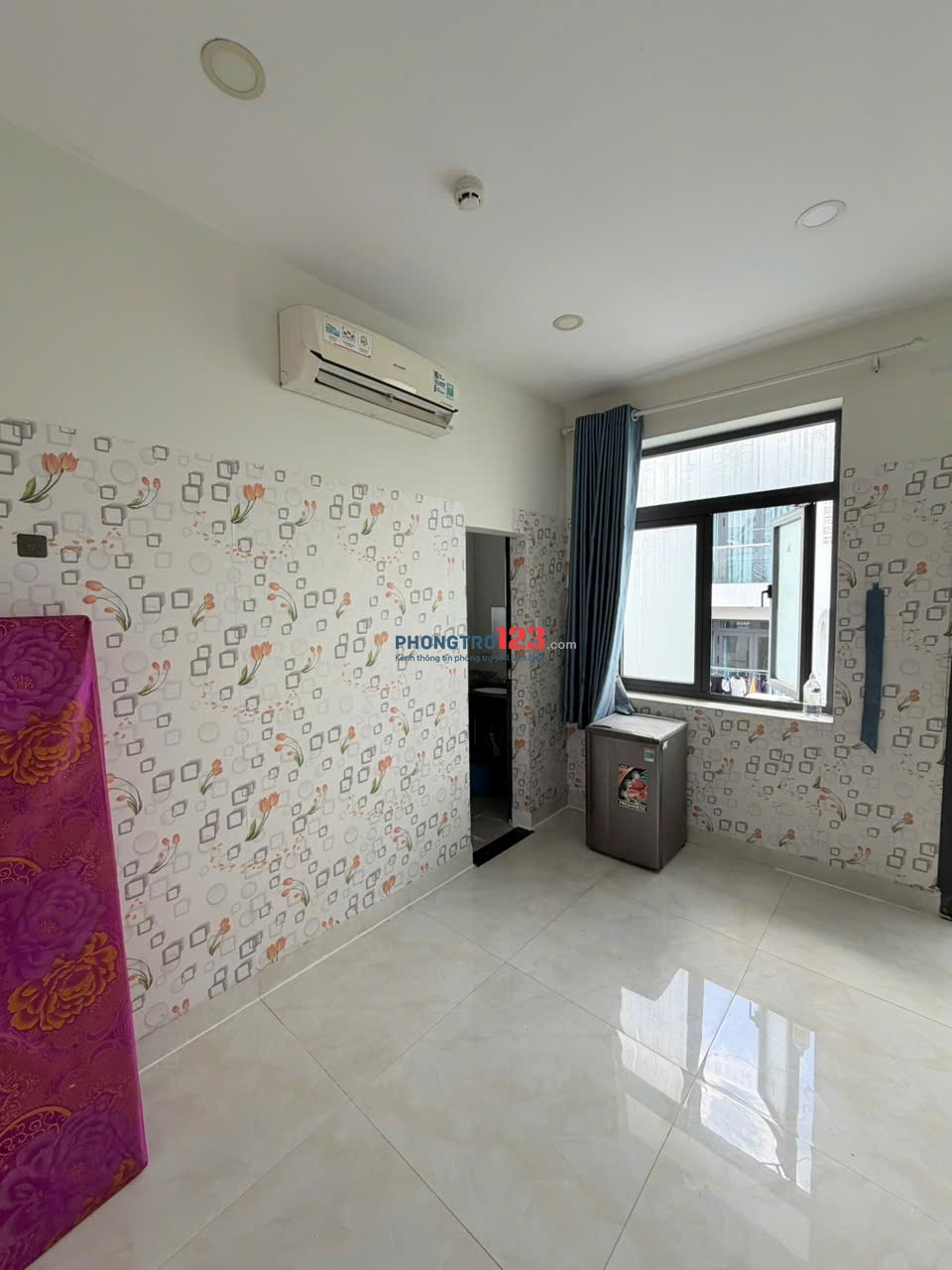 Phòng ban công, cửa sổ, máy lạnh đối diện Emart Phan Văn Trị (Gò Vấp)