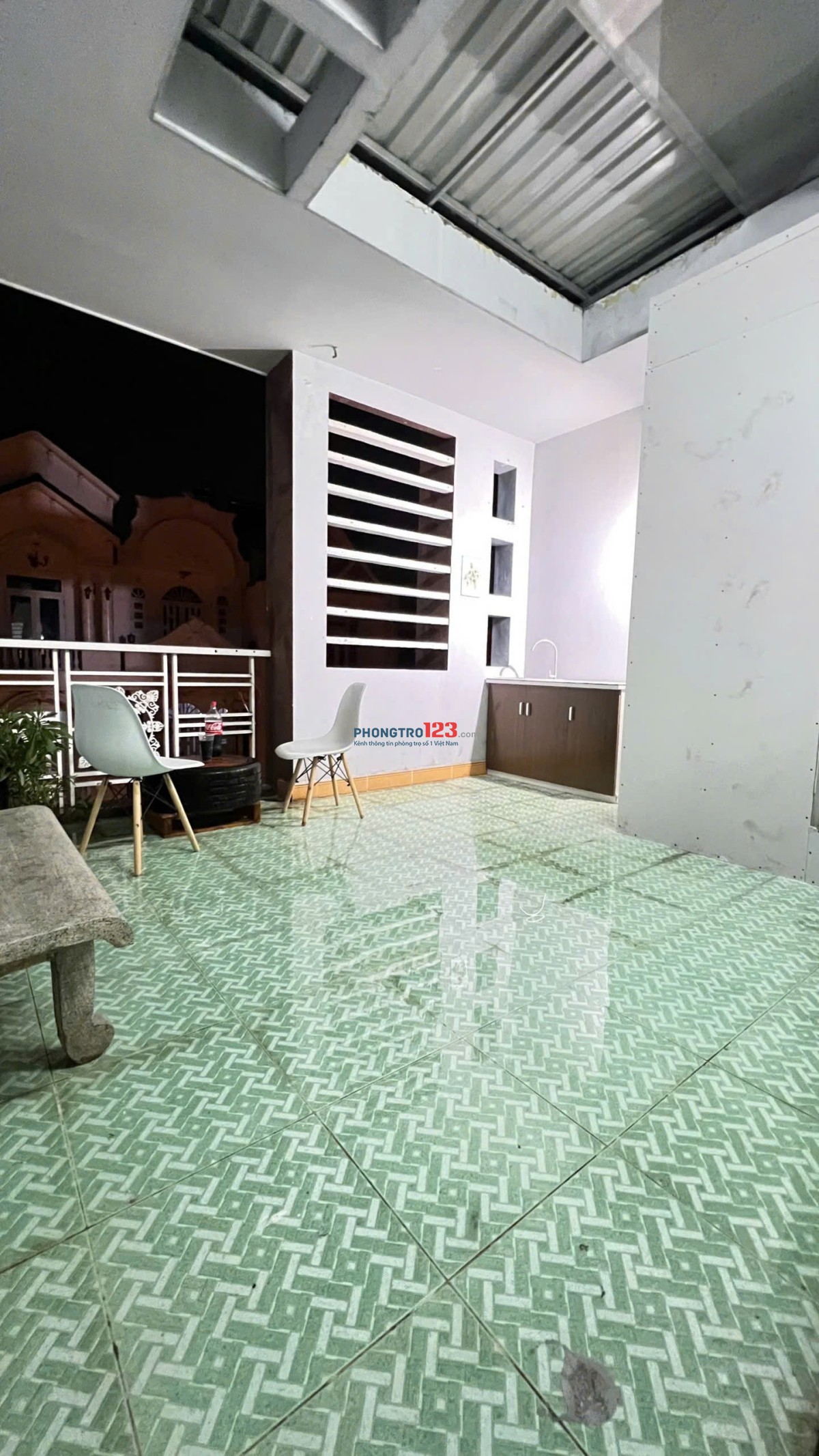 Chính chủ cho thuê phòng ban công lớn đầy đủ nội thất cao cấp